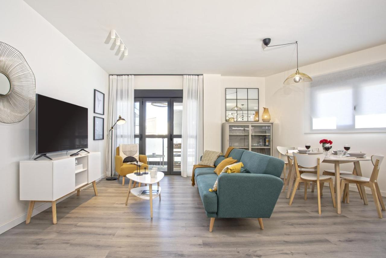 Apartamento -malagasunapts-centre Pool&parking Bus-train Station *