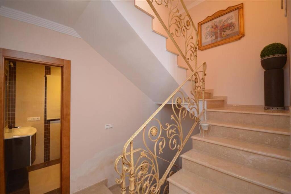 Away,3 Bedroom Villa, Private Pool, Sea Views, Nerja Villa *