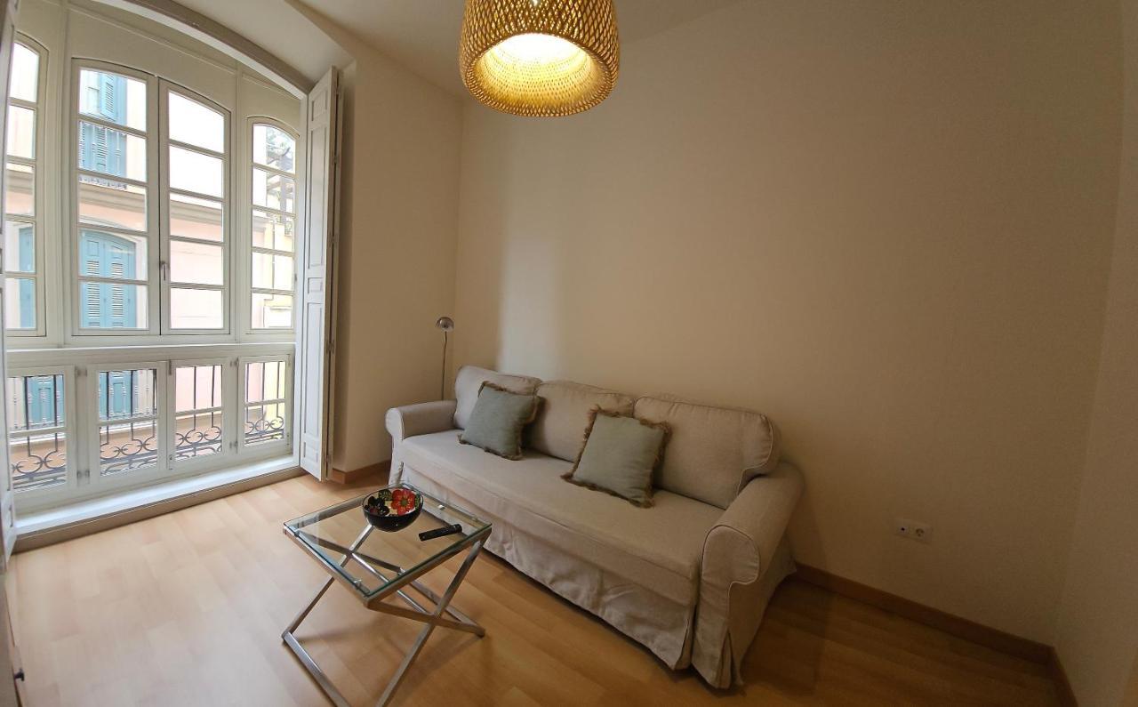 Nino De Guevara's Andalusian Charm: The Essence Of City Center Apartamento Málaga