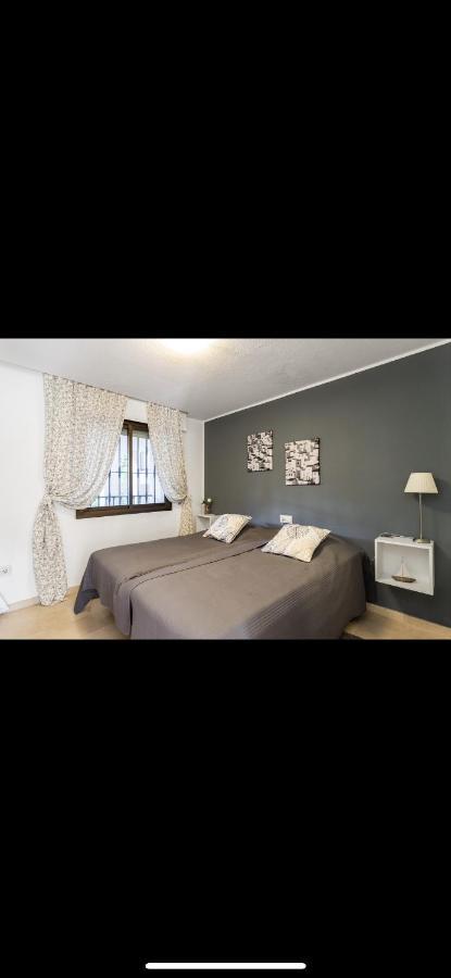 Seaside Serenity: 2br Getaway Apartment *