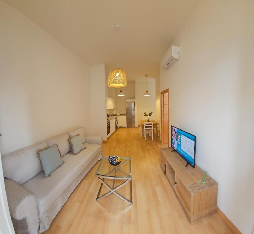 Apartamento Nino De Guevara's Andalusian Charm: The Essence Of City Center *