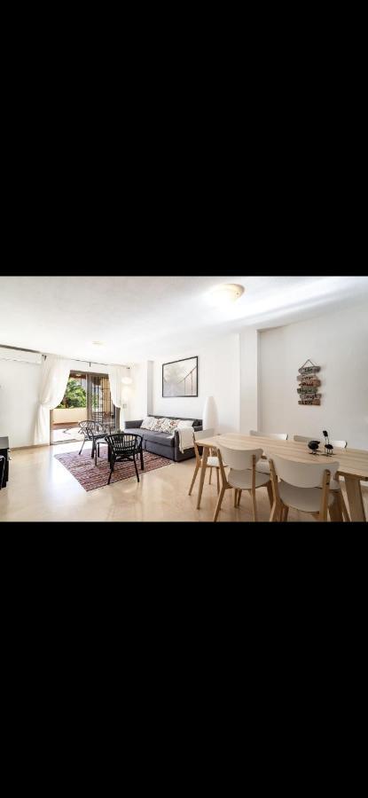 Apartamento Seaside Serenity: 2br Getaway *