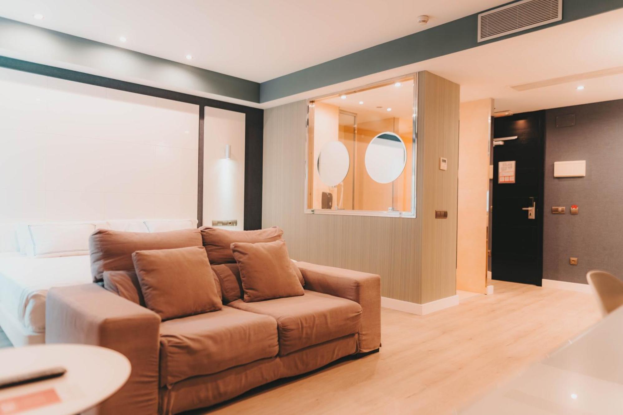 Nostrum Airport Hotel 3*