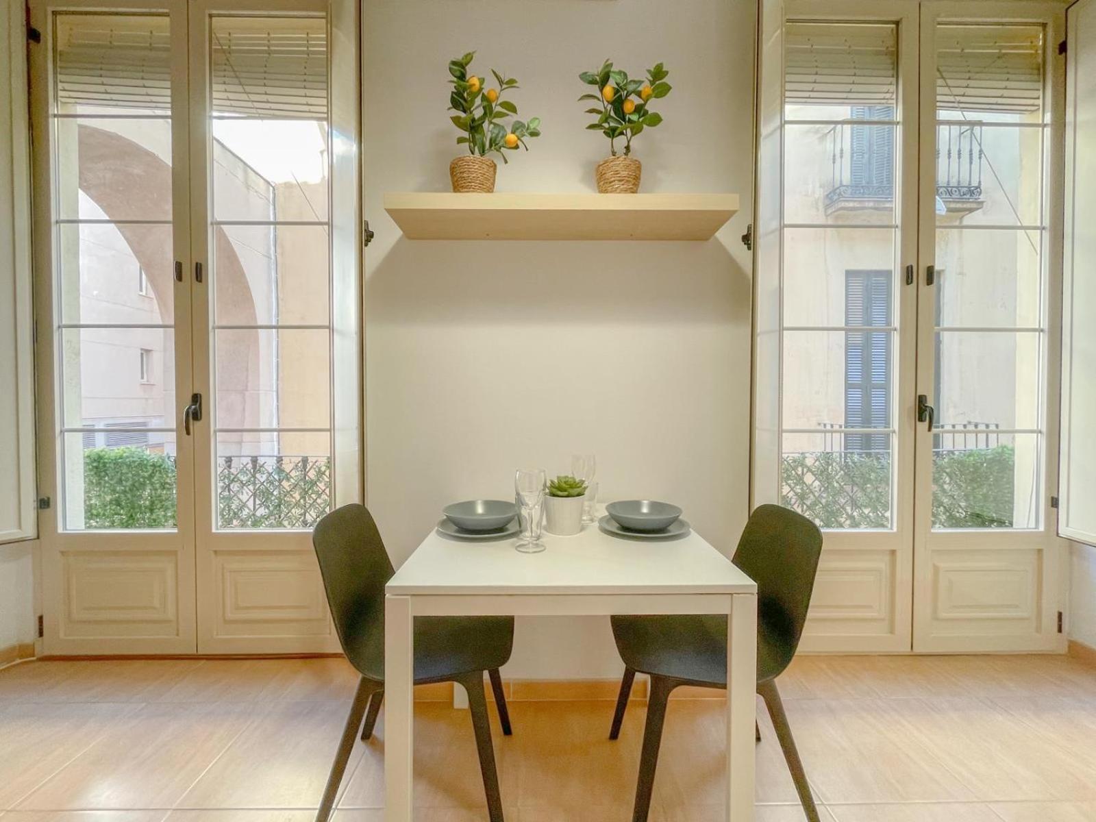 Apartamento Plz De La Merced Solera By Life In