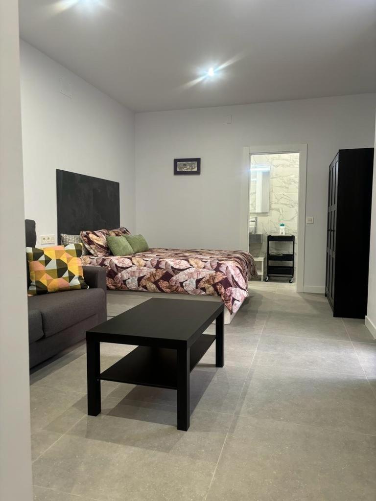Hermoso Piso A 5 Minutos De La Estacion De Bus Y Tren Maria Zambrano Apartment