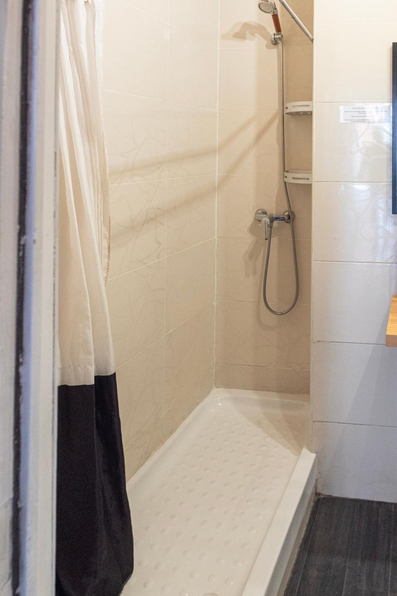 Homestay Private In Historic Building On The Square