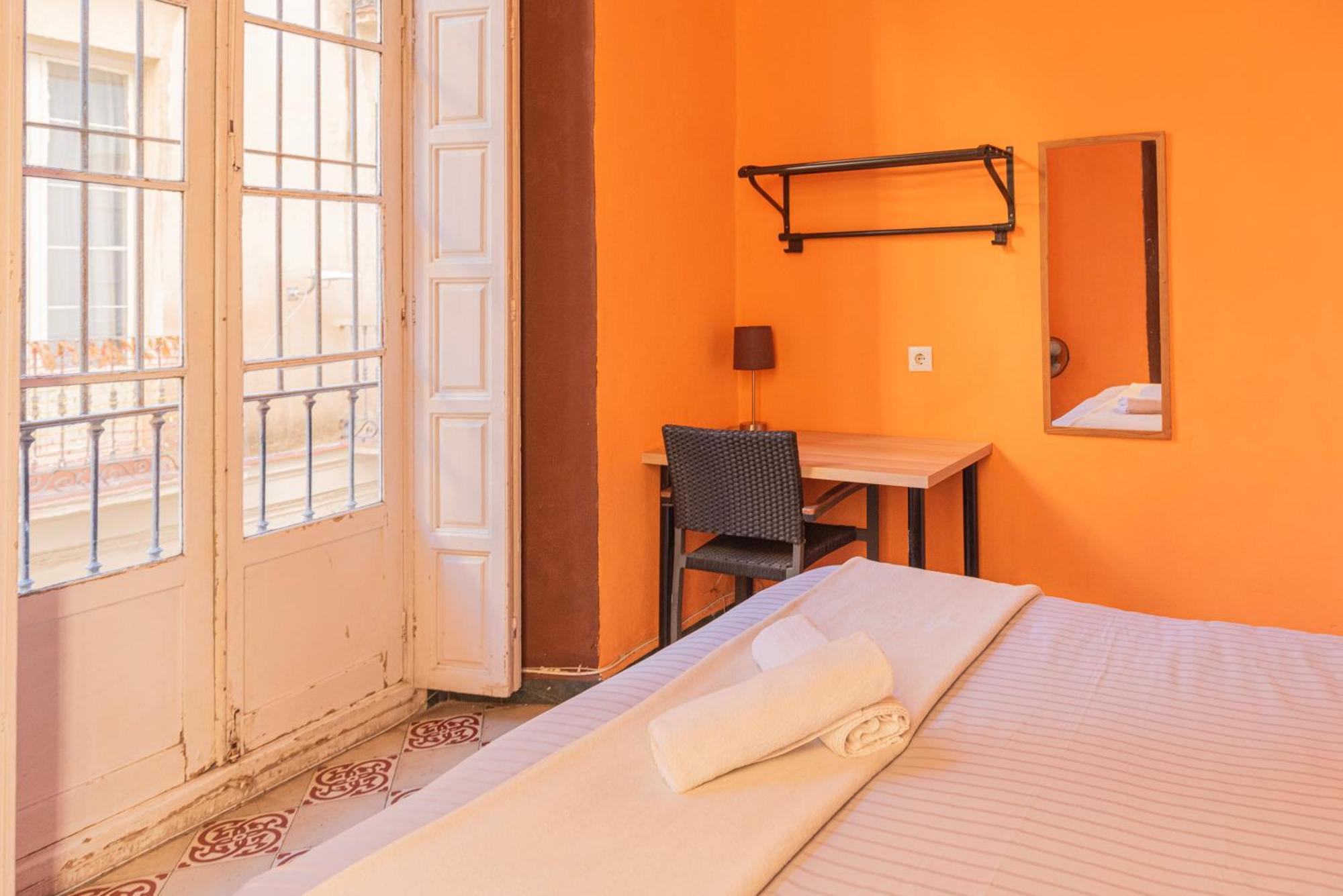 Private In Historic Building On The Square Homestay