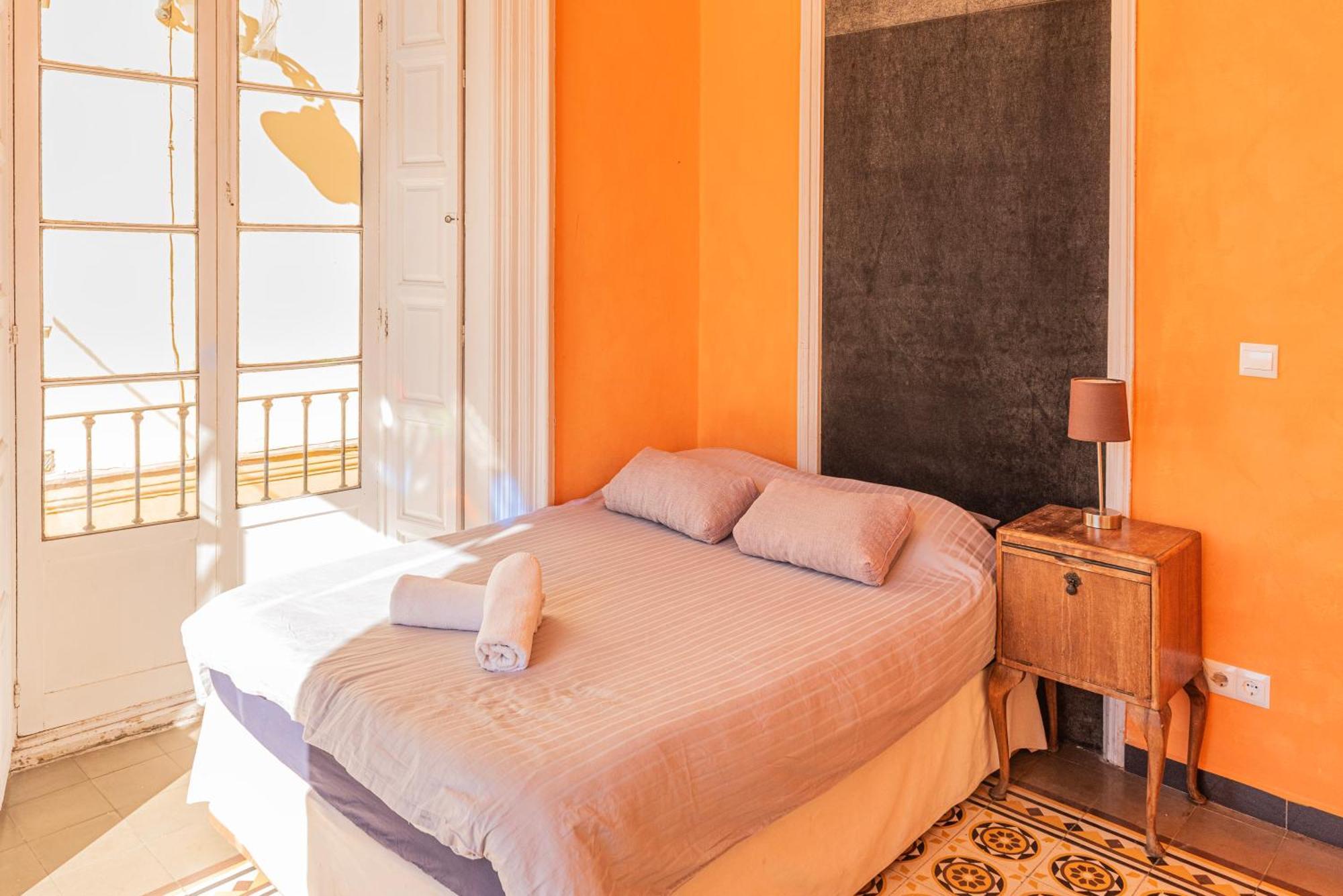 Private In Historic Building On The Square * Malaga