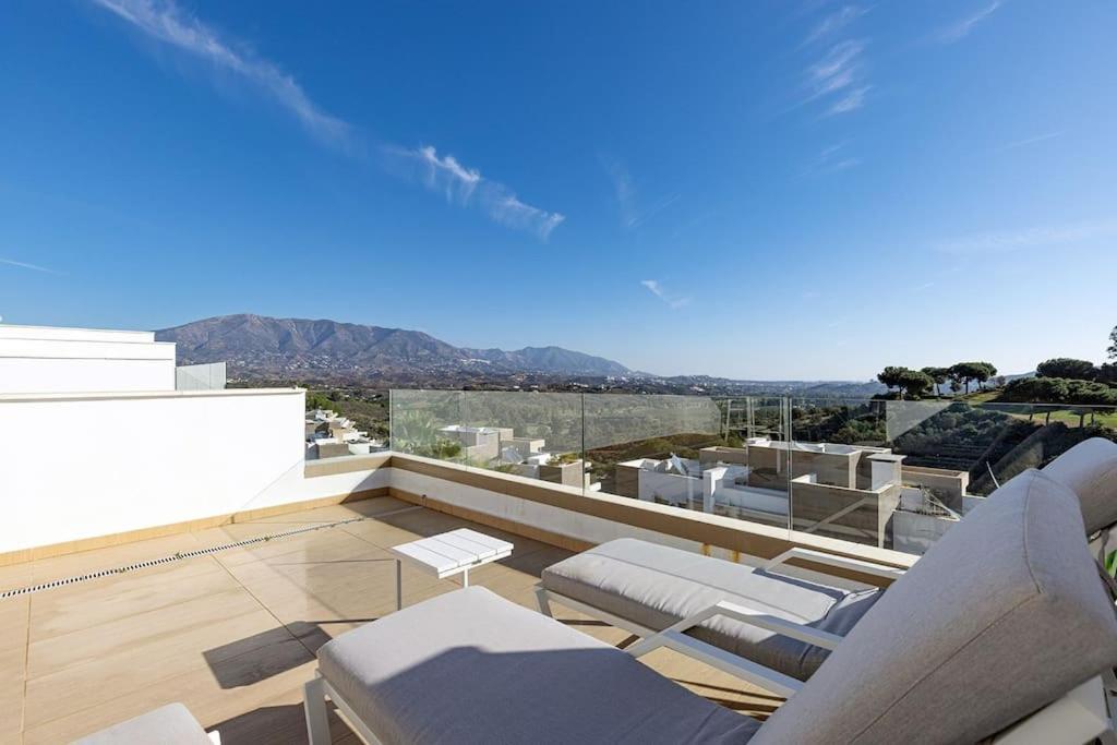 007 Modern 3 Bed Frontline Golf Townhouse In La Cala Golf With Mountain Views Málaga