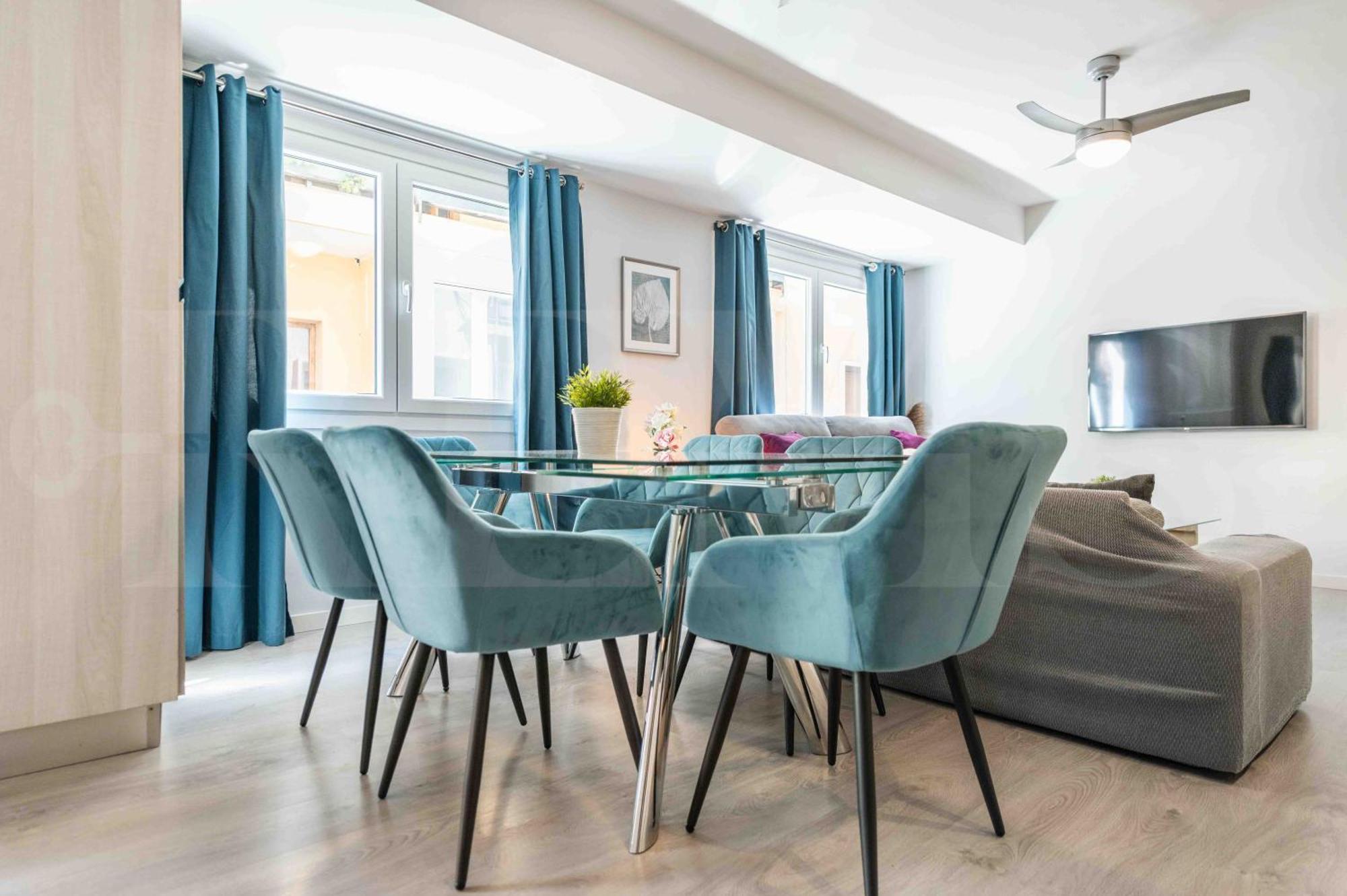 Cosy Flat With Private Balcony - Historic Center By Rems