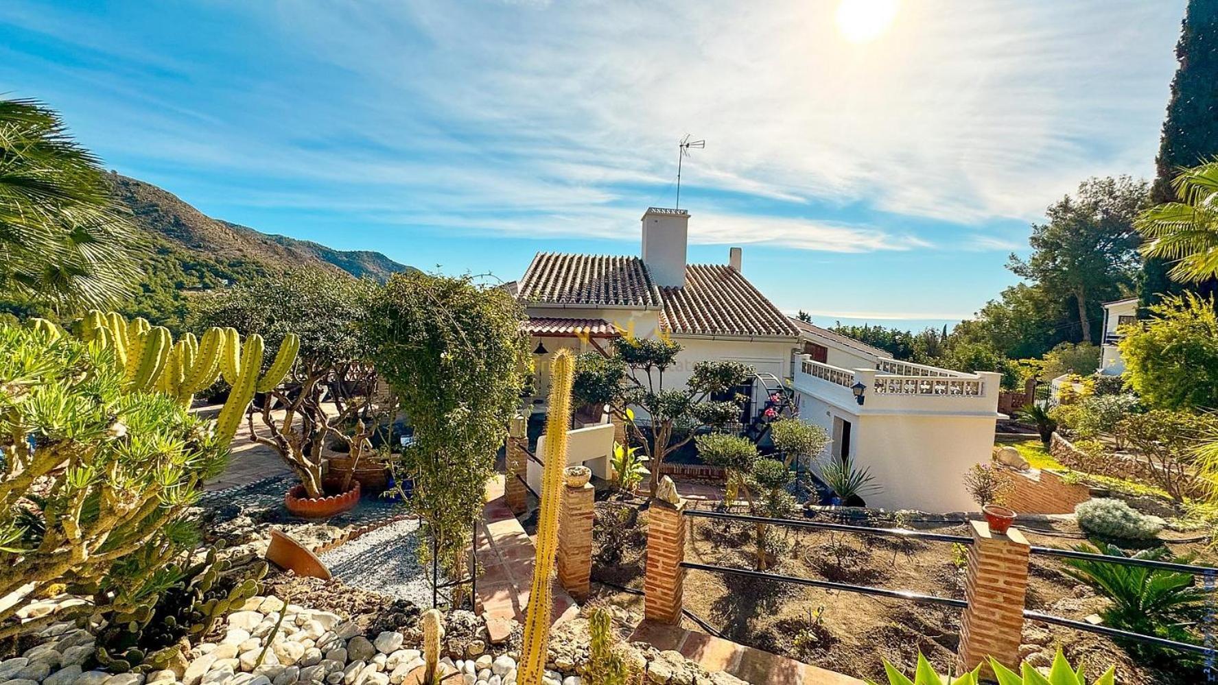 Hazilla De Raya Villa *