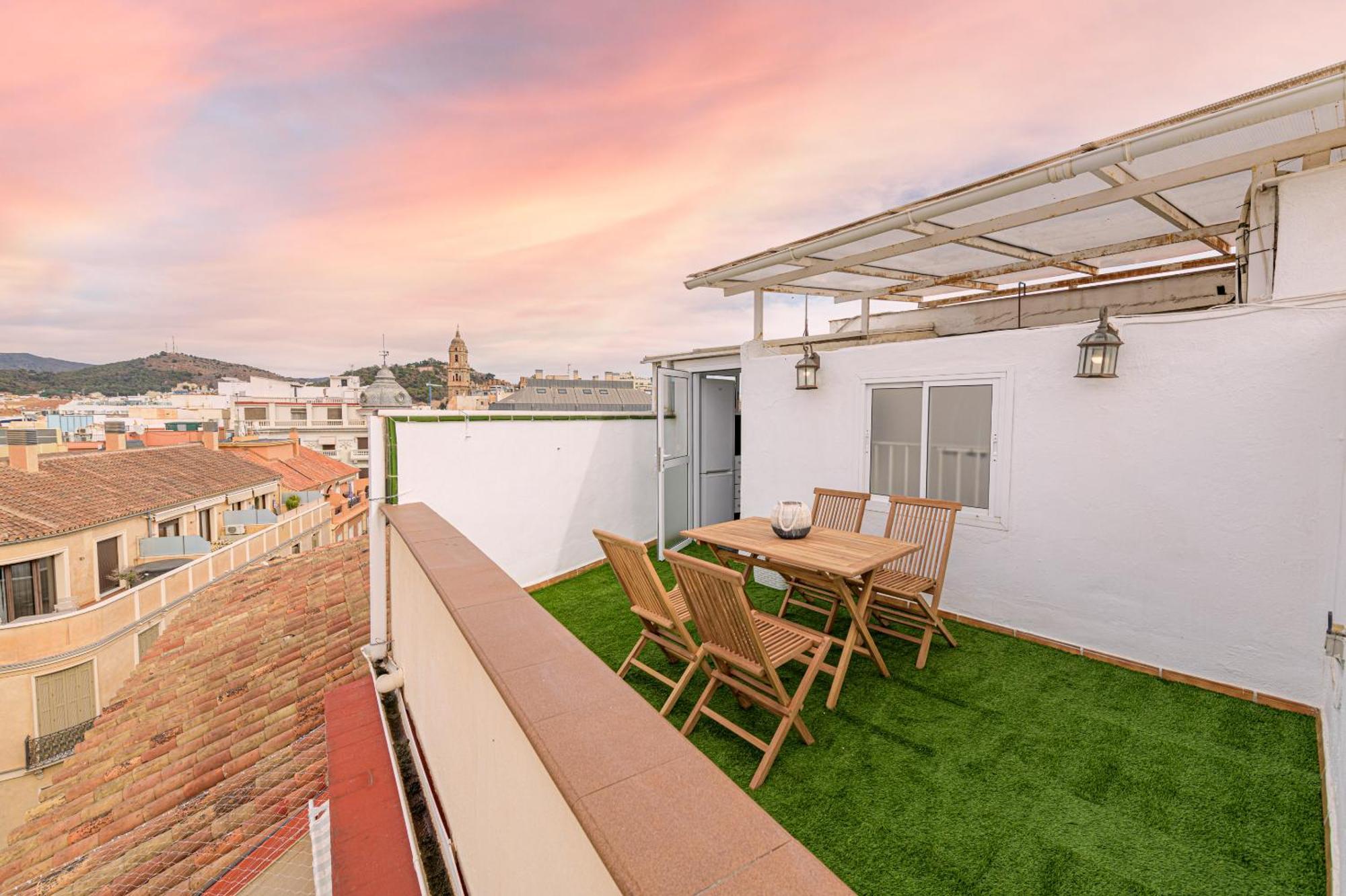 Center Penthouse & Parking