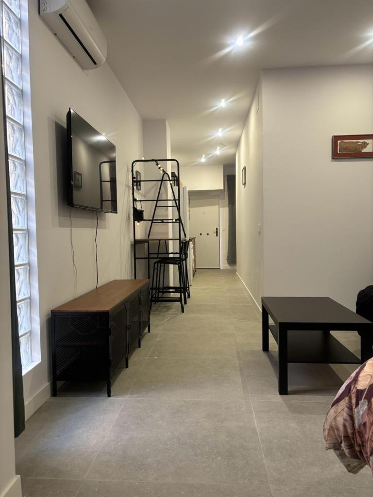 Hermoso Piso A 5 Minutos De La Estacion De Bus Y Tren Maria Zambrano Apartment Malaga