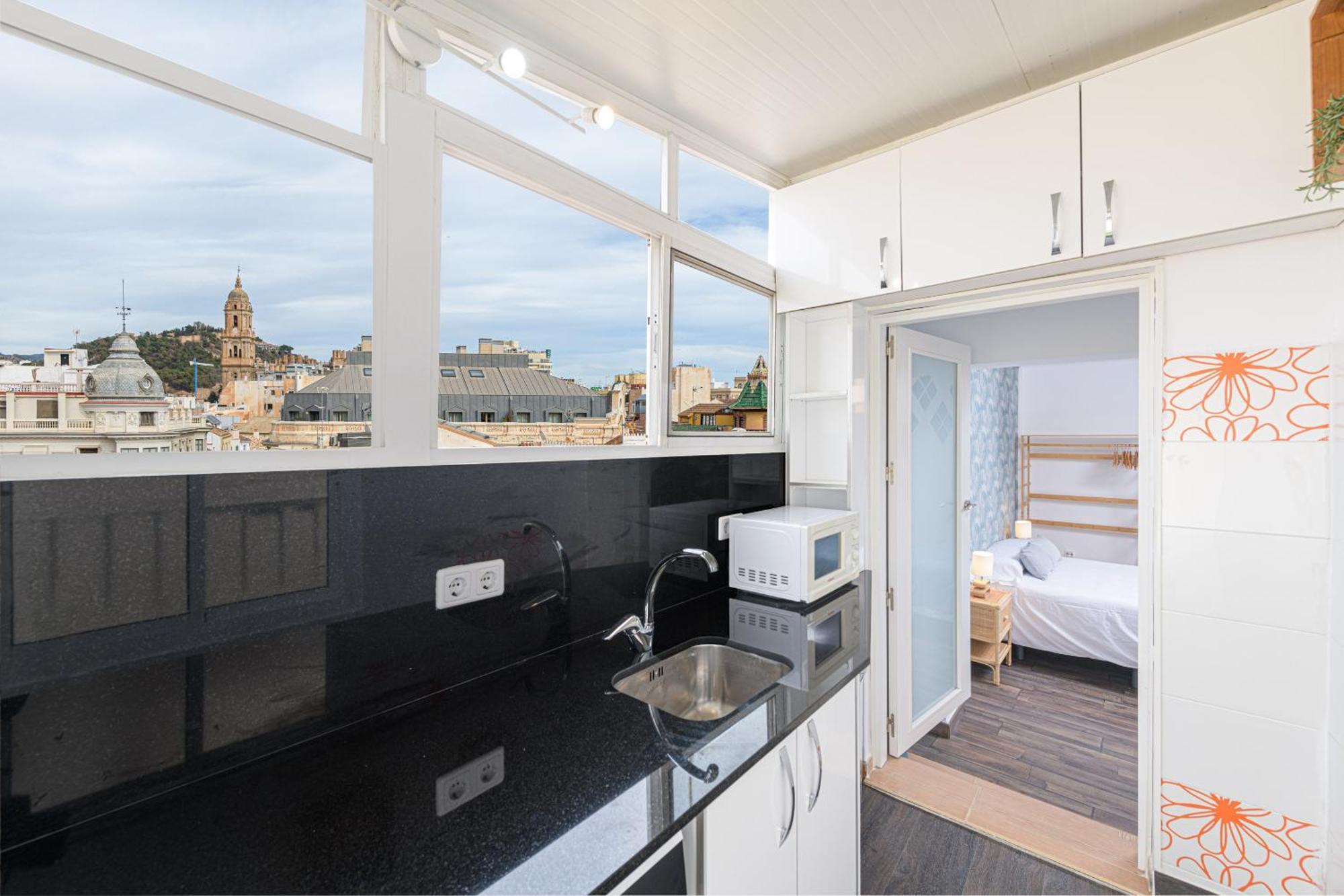 Center Penthouse & Parking