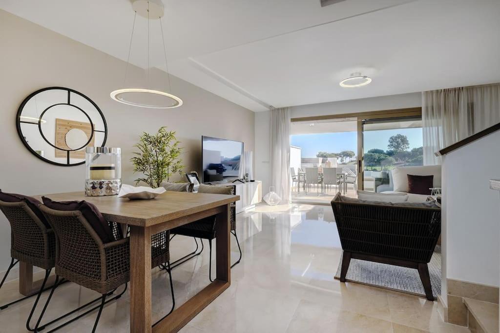 007 Modern 3 Bed Frontline Golf Townhouse In La Cala Golf With Mountain Views Сasa de vacaciones