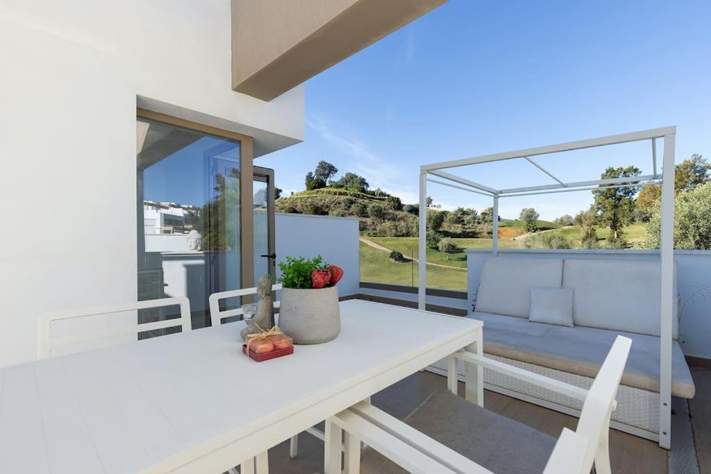 Сasa de vacaciones 007 Modern 3 Bed Frontline Golf Townhouse In La Cala Golf With Mountain Views Málaga