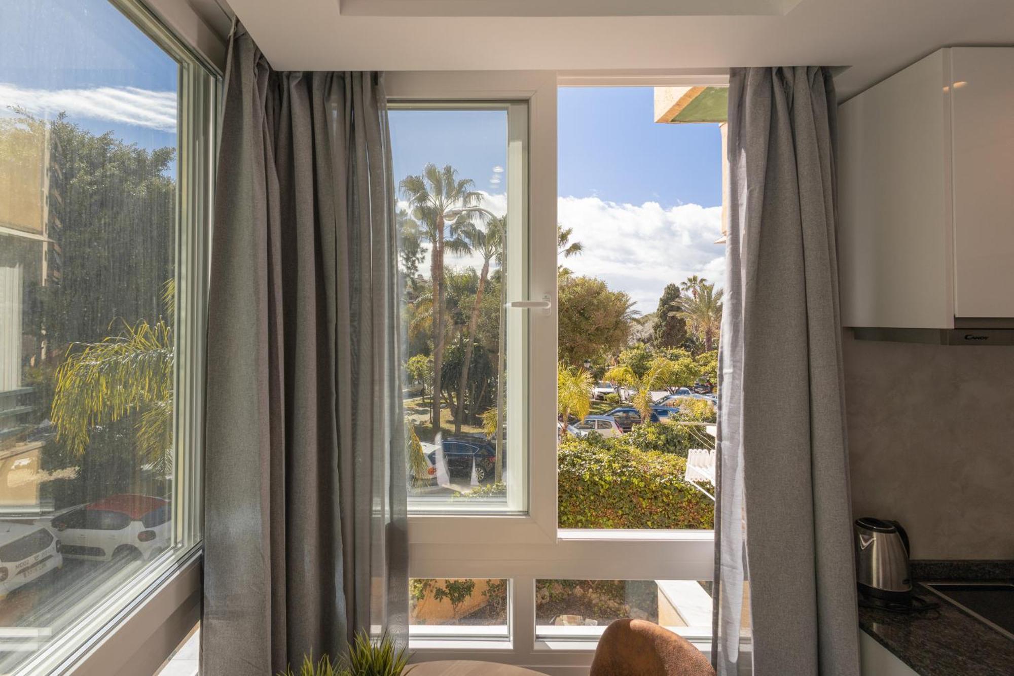Apartamento C45 Fabulous Close To The Sea Málaga