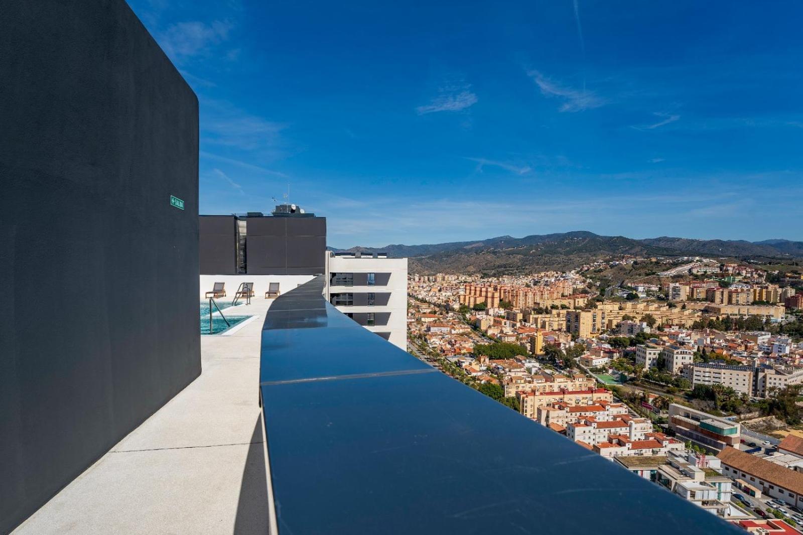 Skyline 4 Pool & Parking Free Holiday home Malaga