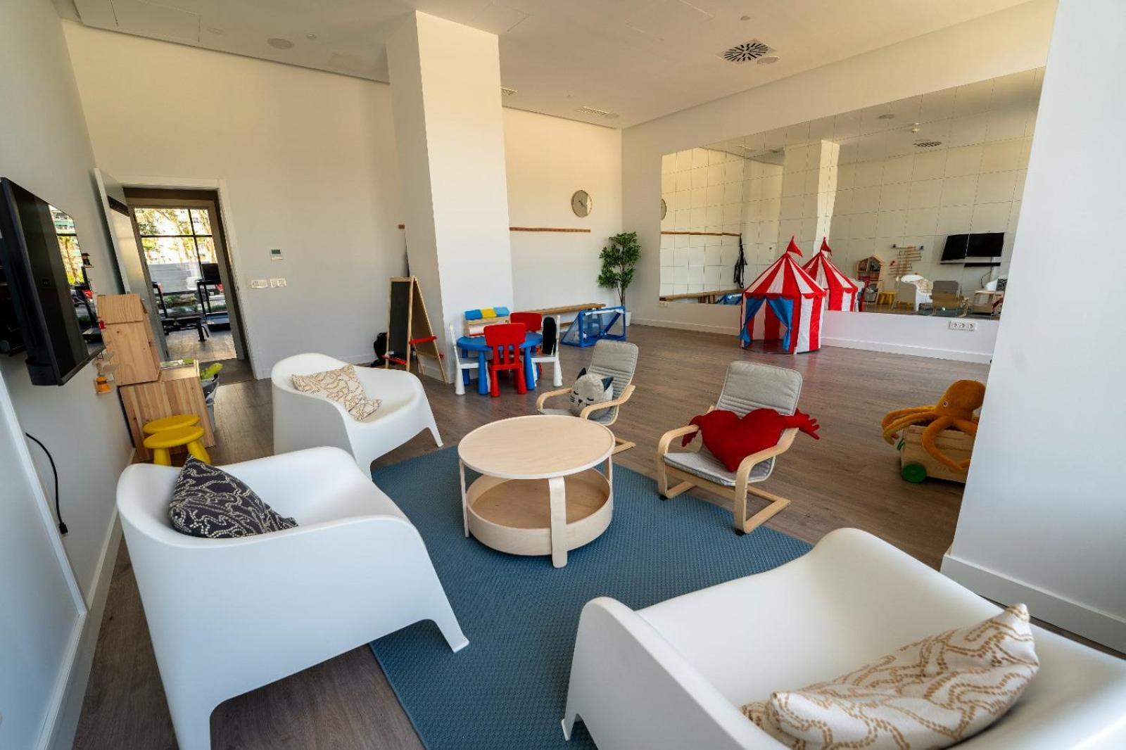 Skyline 4 Pool & Parking Free Holiday home