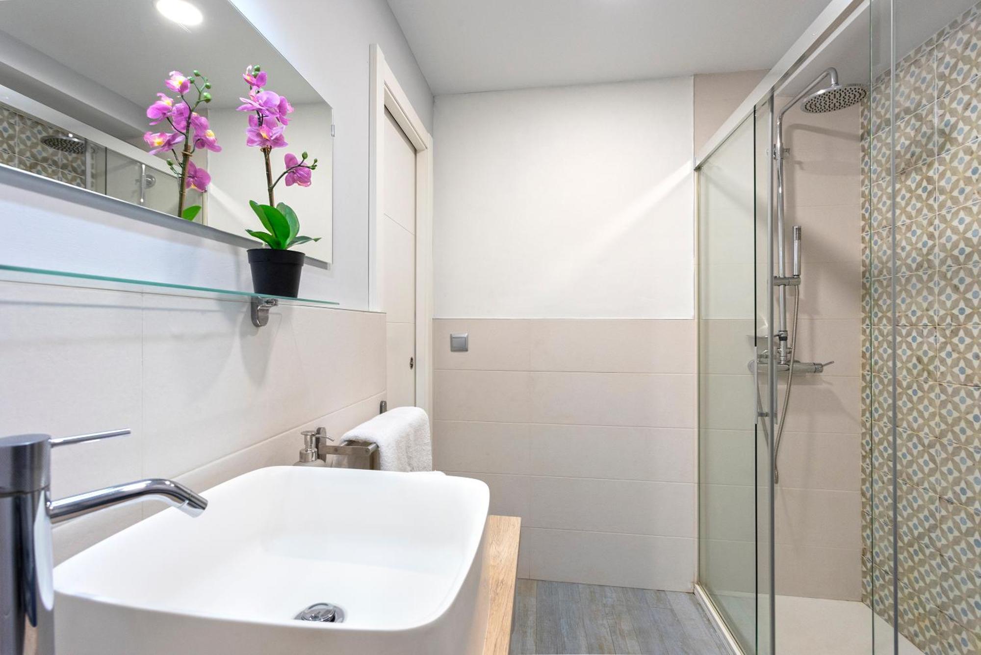 Apartamento Coqueto Junto A Calle Larios By Rent Me Málaga