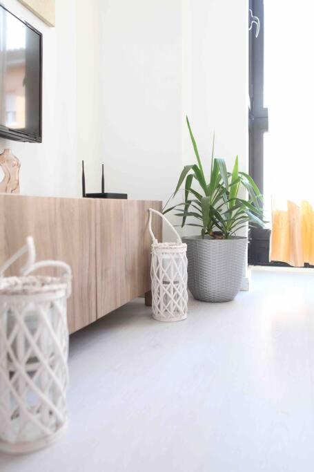 Stylish 2 Bedroom Next To Lamerced Plaza Apartamento