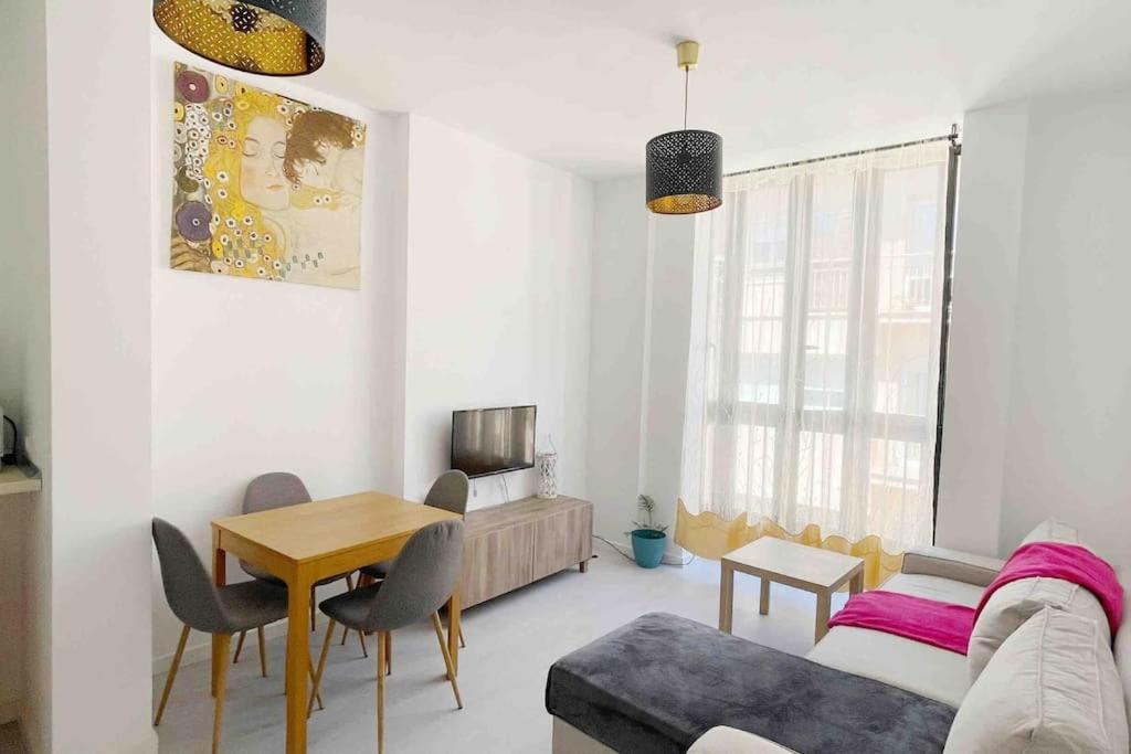 Apartamento Stylish 2 Bedroom Next To Lamerced Plaza Málaga