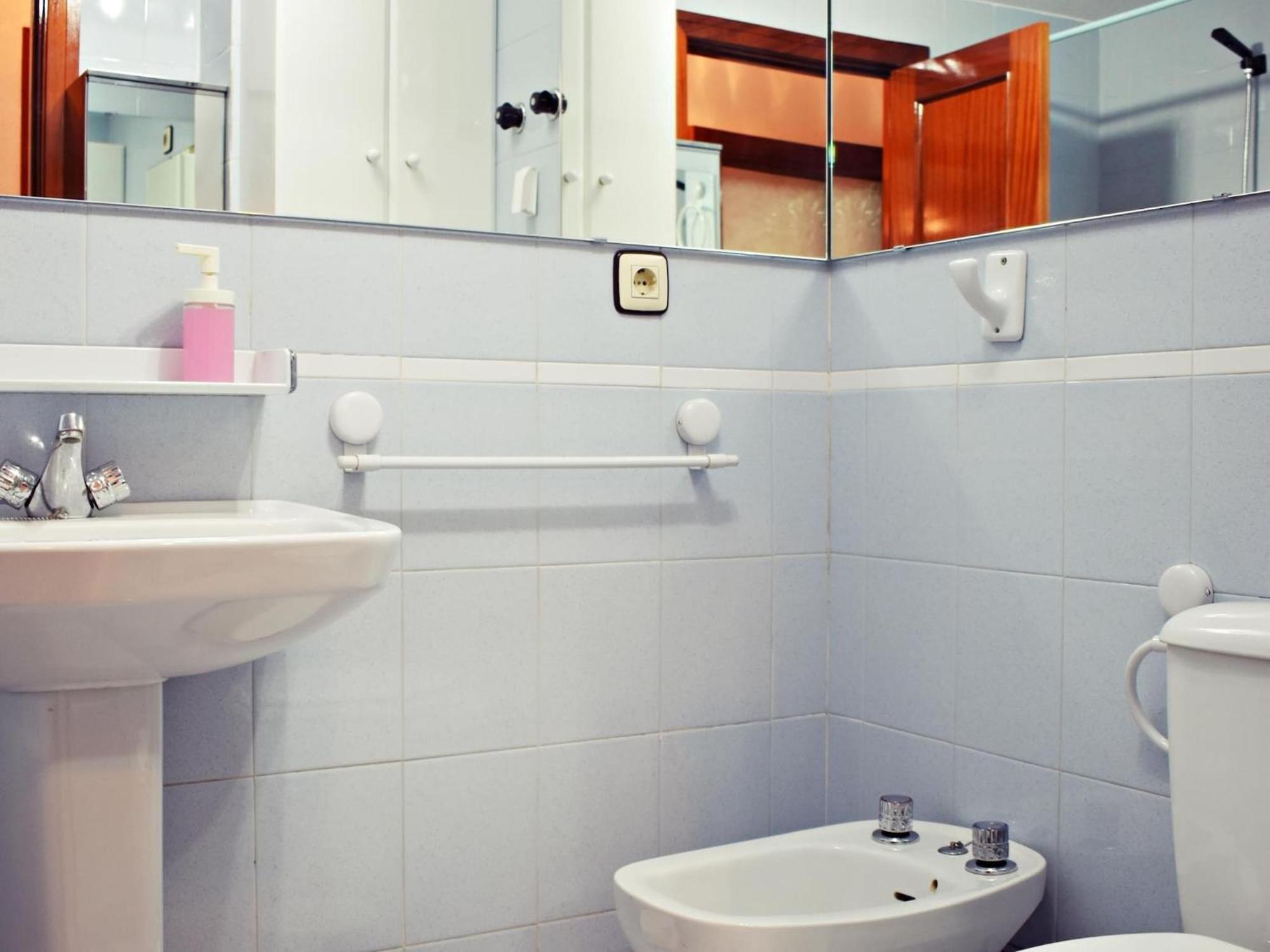 Apartamento Amplio Y Luminoso Cerca Del Centro Y La Playa Con Piscina Y Parking Privado *