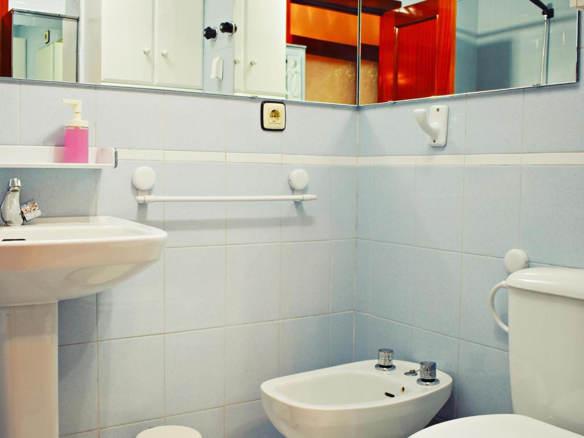 Amplio Y Luminoso Cerca Del Centro Y La Playa Con Piscina Y Parking Privado Apartamento