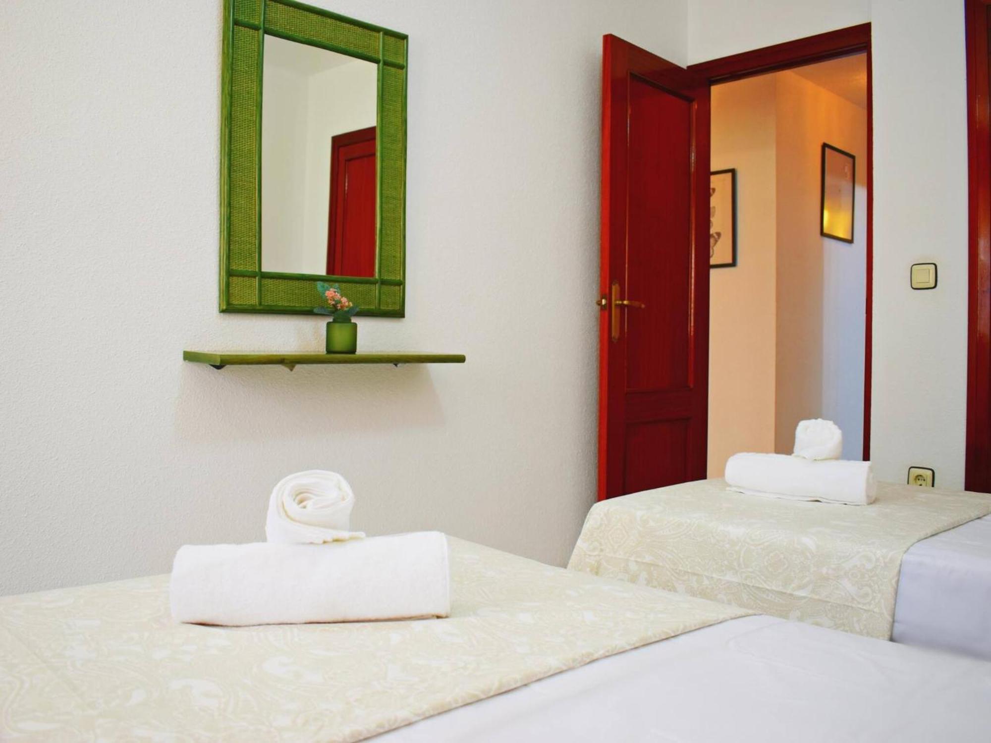 Amplio Y Luminoso Cerca Del Centro Y La Playa Con Piscina Y Parking Privado Apartamento Málaga