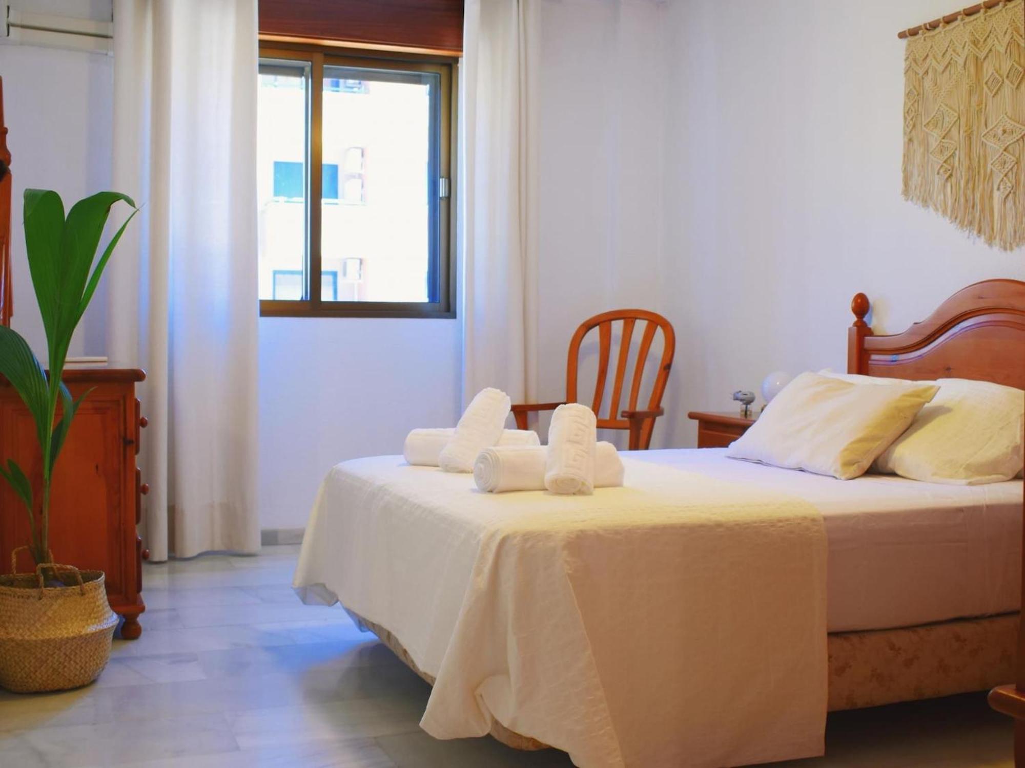 Amplio Y Luminoso Cerca Del Centro Y La Playa Con Piscina Y Parking Privado Apartamento