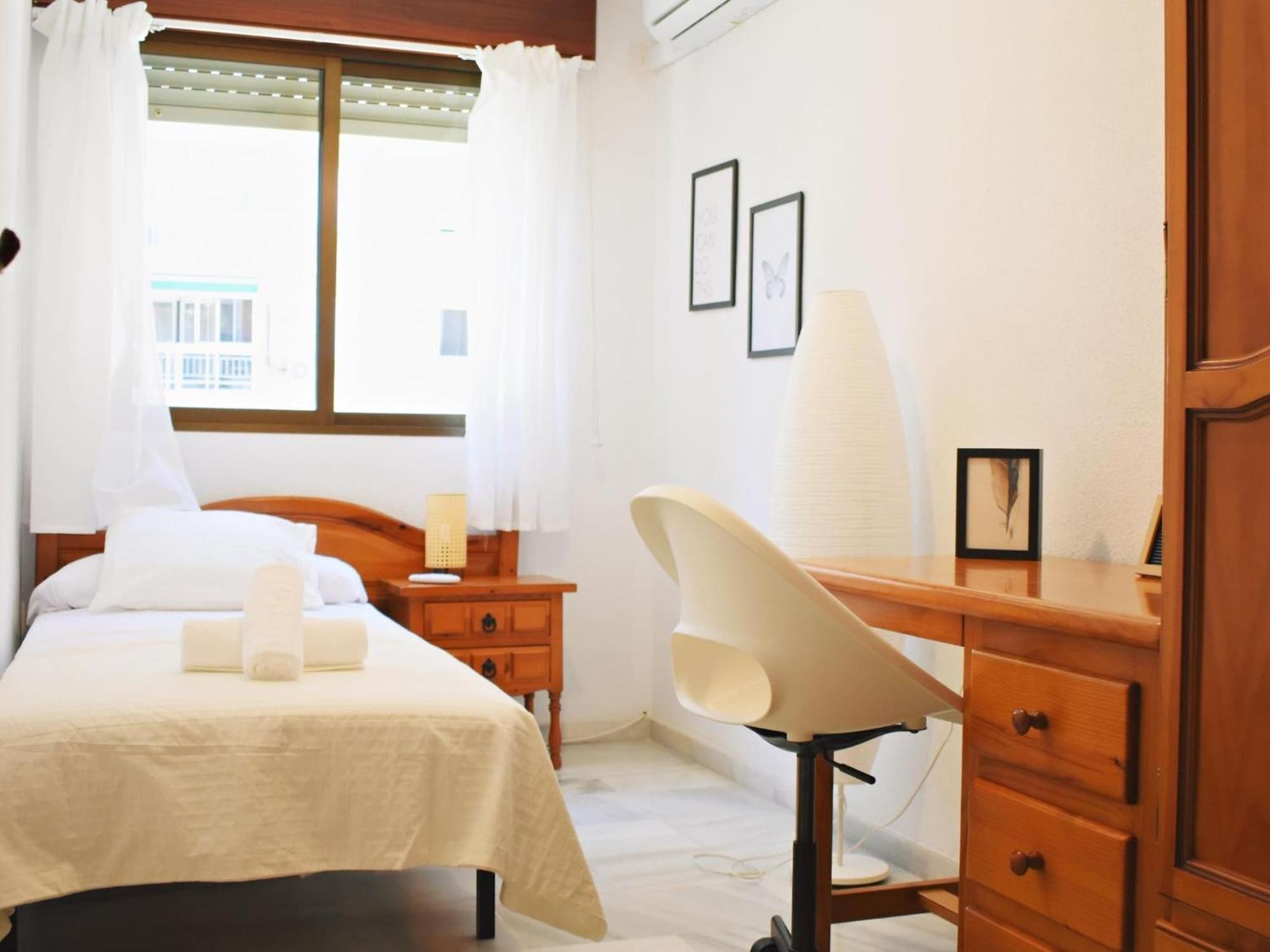 Amplio Y Luminoso Cerca Del Centro Y La Playa Con Piscina Y Parking Privado Apartamento
