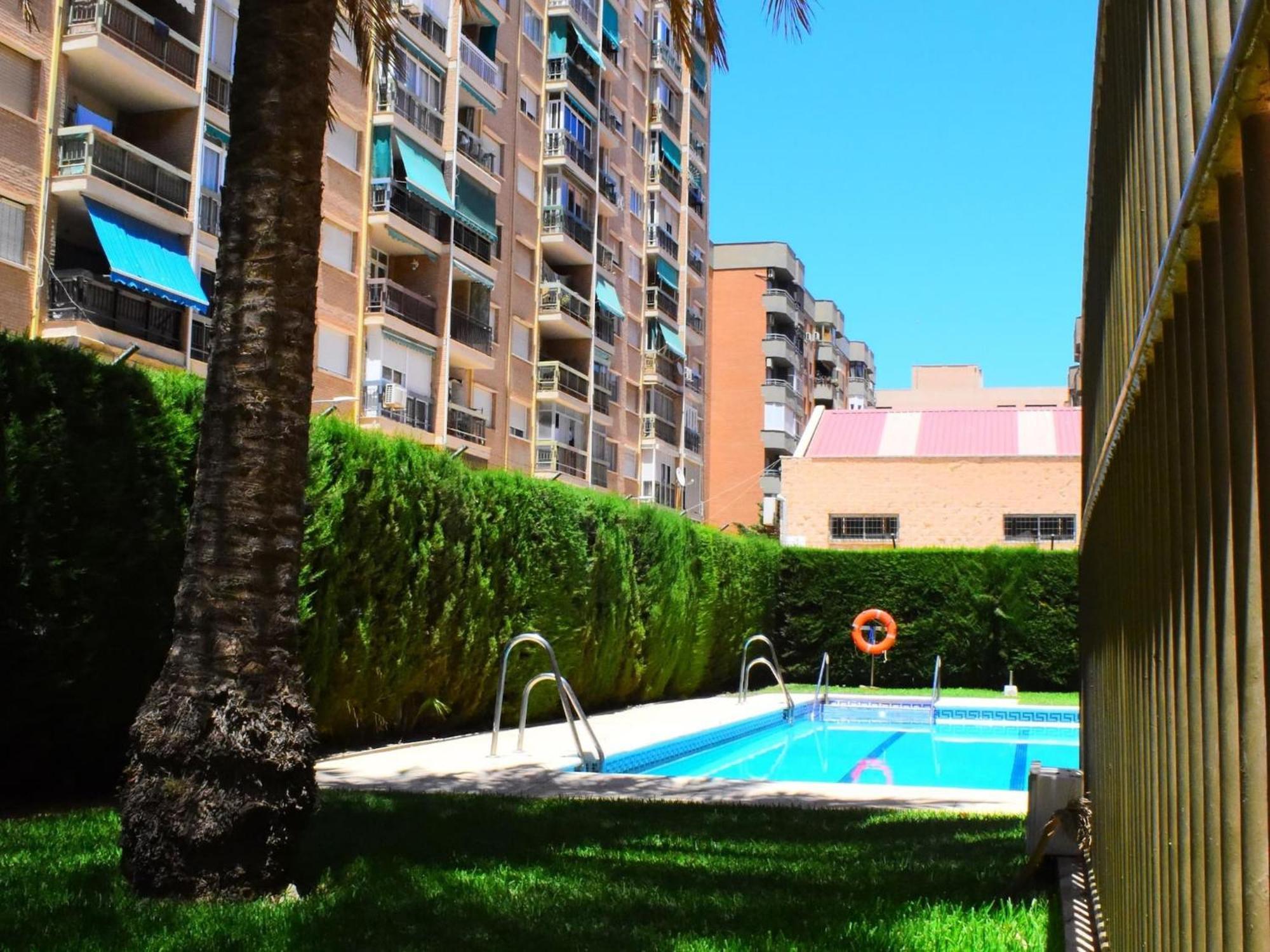 Apartamento Amplio Y Luminoso Cerca Del Centro Y La Playa Con Piscina Y Parking Privado *