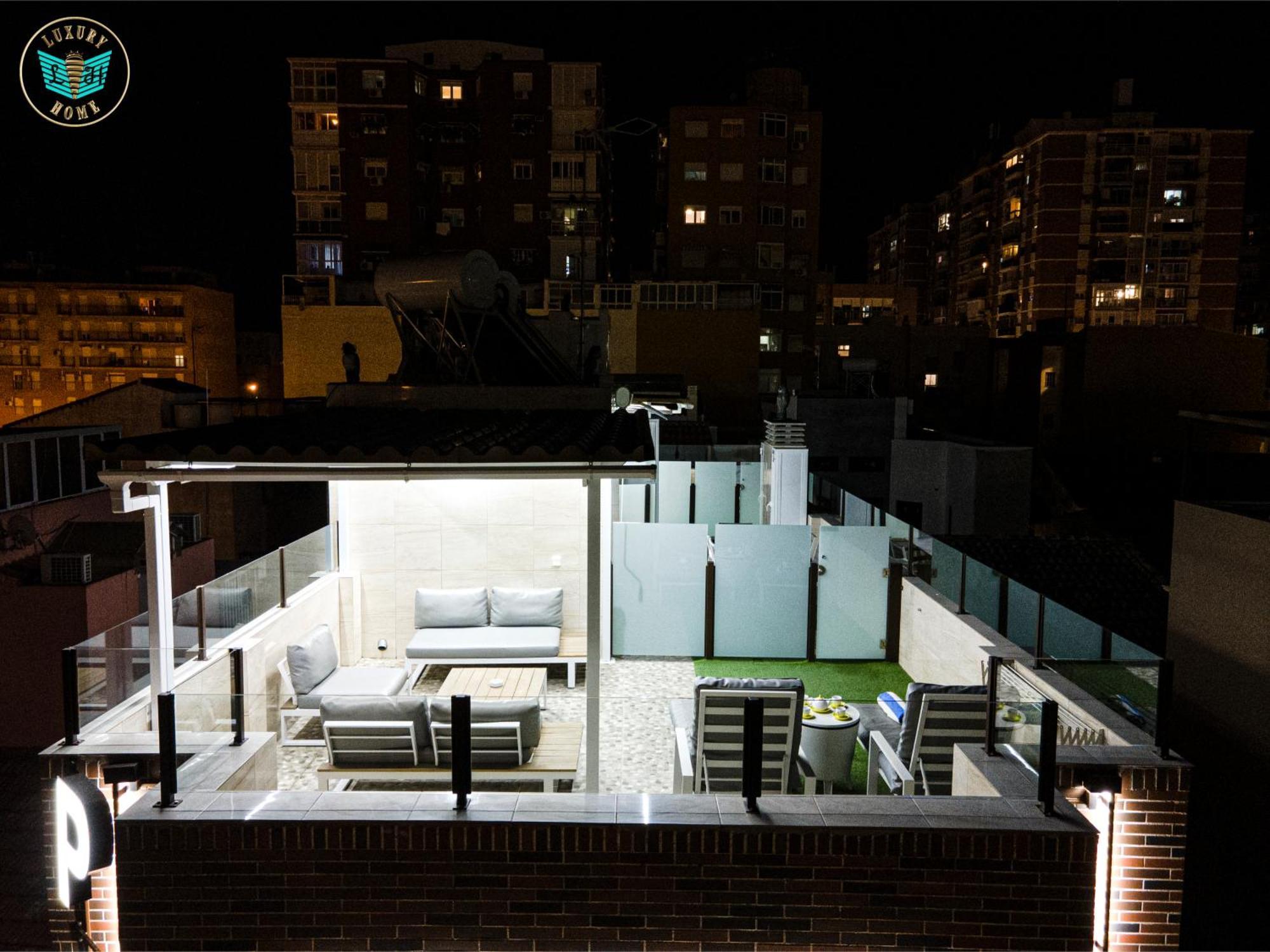 Luxury Poseidon Apartahotel