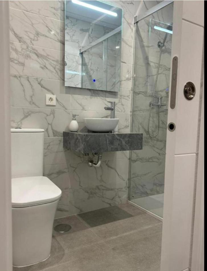 Apartment Hermoso Piso A 5 Minutos De La Estacion De Bus Y Tren Maria Zambrano *