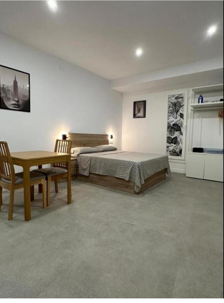 Hermoso Piso A 5 Minutos De La Estacion De Bus Y Tren Maria Zambrano Apartment *