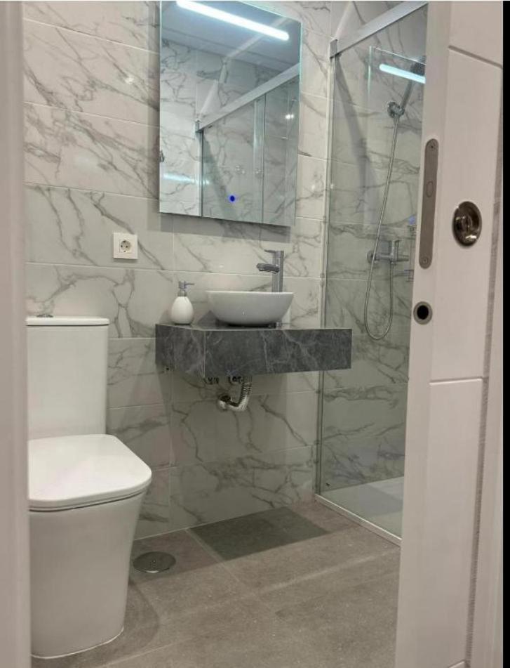 Hermoso Piso A 5 Minutos De La Estacion De Bus Y Tren Maria Zambrano Apartment