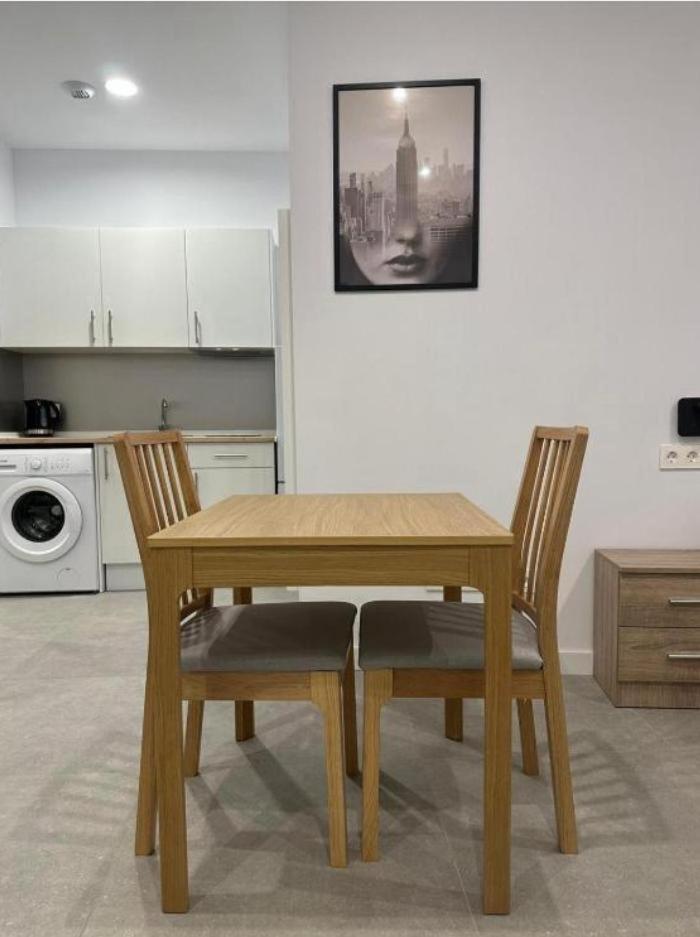 Apartment Hermoso Piso A 5 Minutos De La Estacion De Bus Y Tren Maria Zambrano *