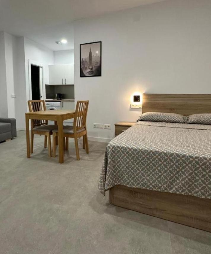 Apartment Hermoso Piso A 5 Minutos De La Estacion De Bus Y Tren Maria Zambrano *