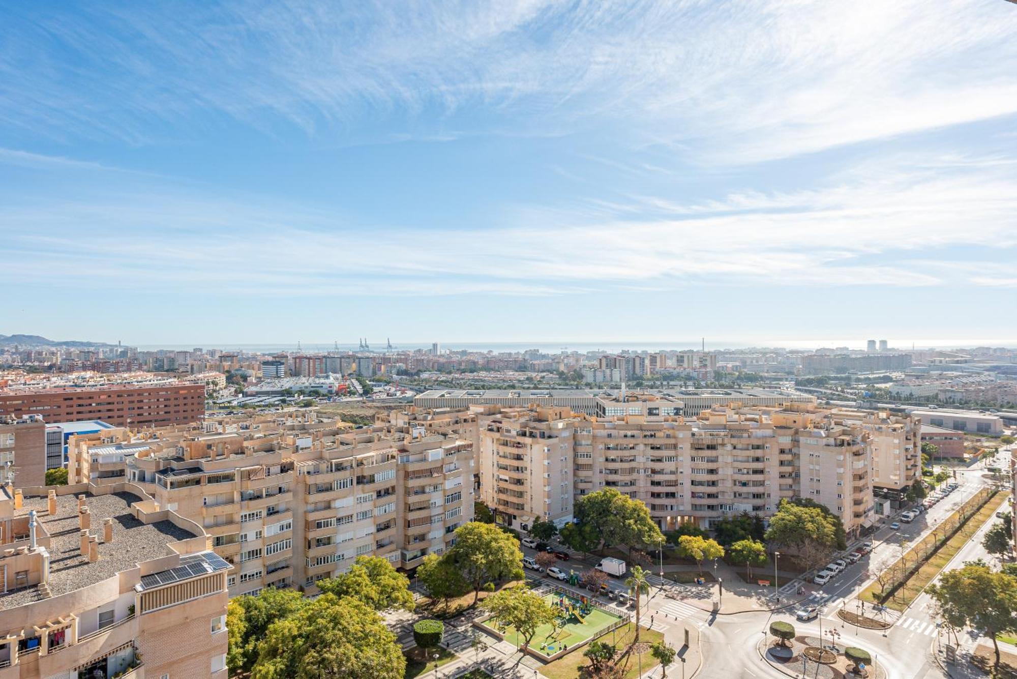U-nique Louis Pasteur * Malaga