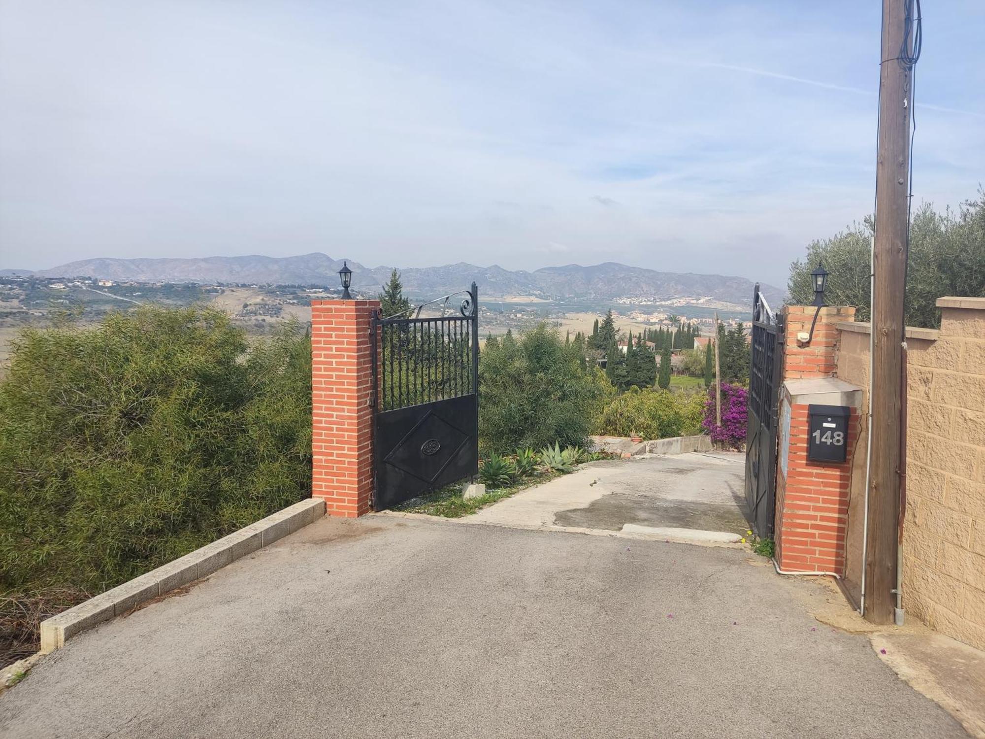 Vista El Montanes Villa
