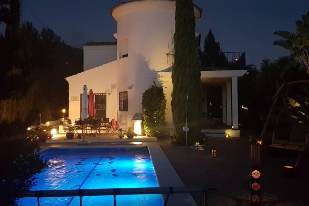 Villa Torre Mit Pool Und Bergpanorama Malaga