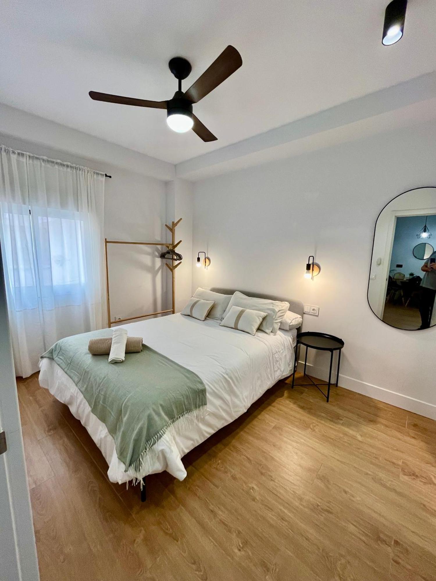 Piso Picasso, Modern In The Heart Of Apartamento