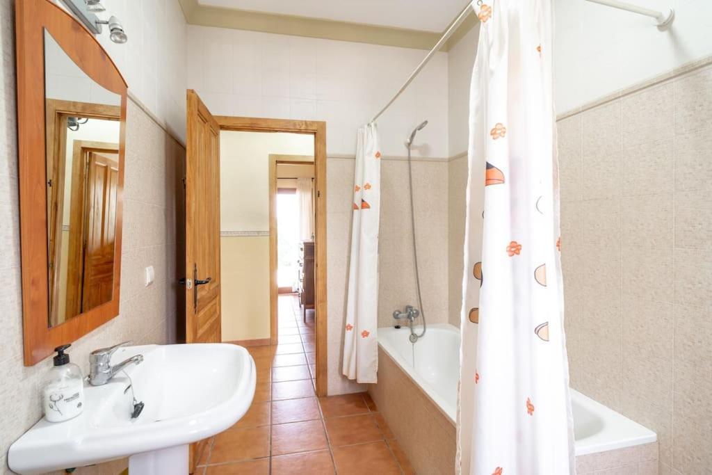 Relajante Con Vistas, Piscina Y Parking *