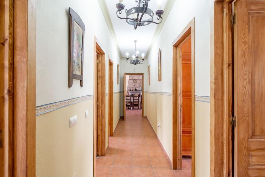 Relajante Con Vistas, Piscina Y Parking Villa *