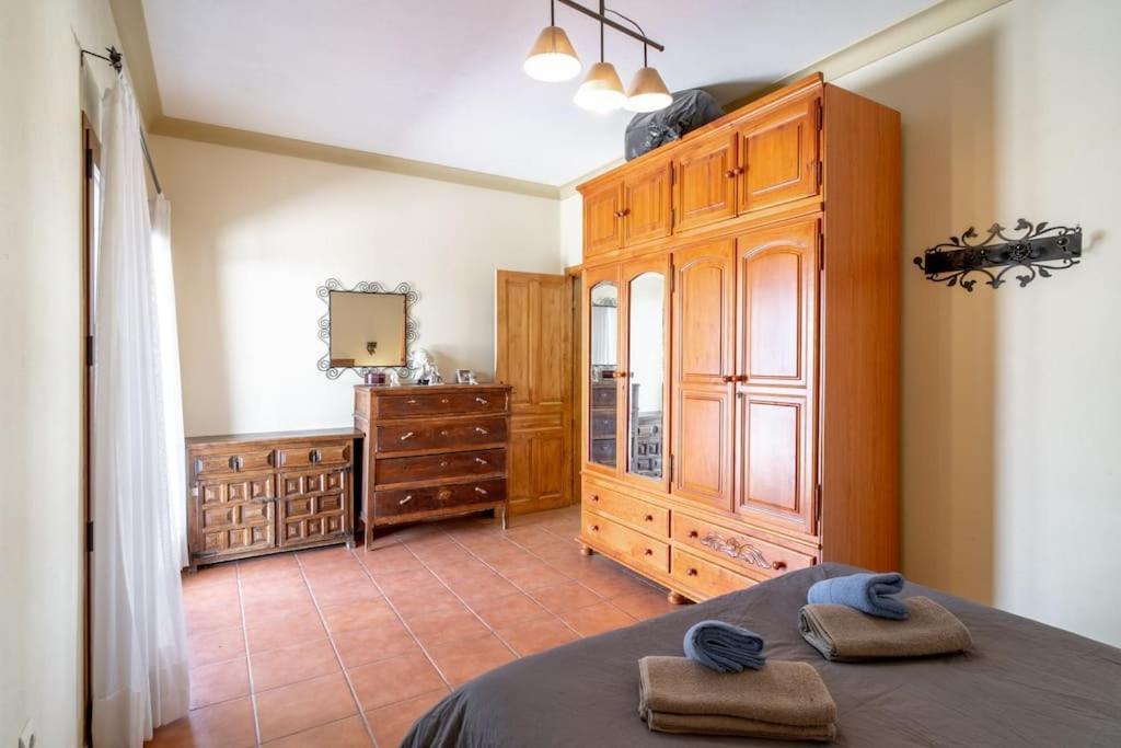 Villa Relajante Con Vistas, Piscina Y Parking