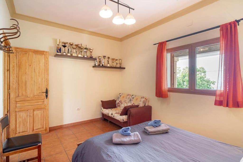 Relajante Con Vistas, Piscina Y Parking Villa