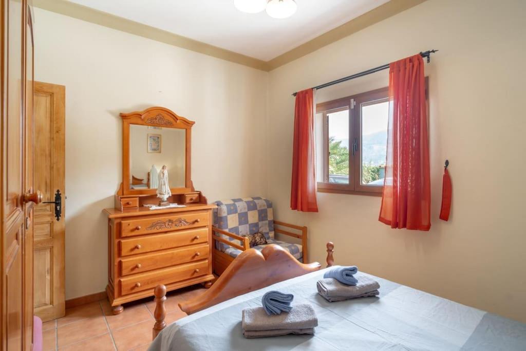 Relajante Con Vistas, Piscina Y Parking Villa *
