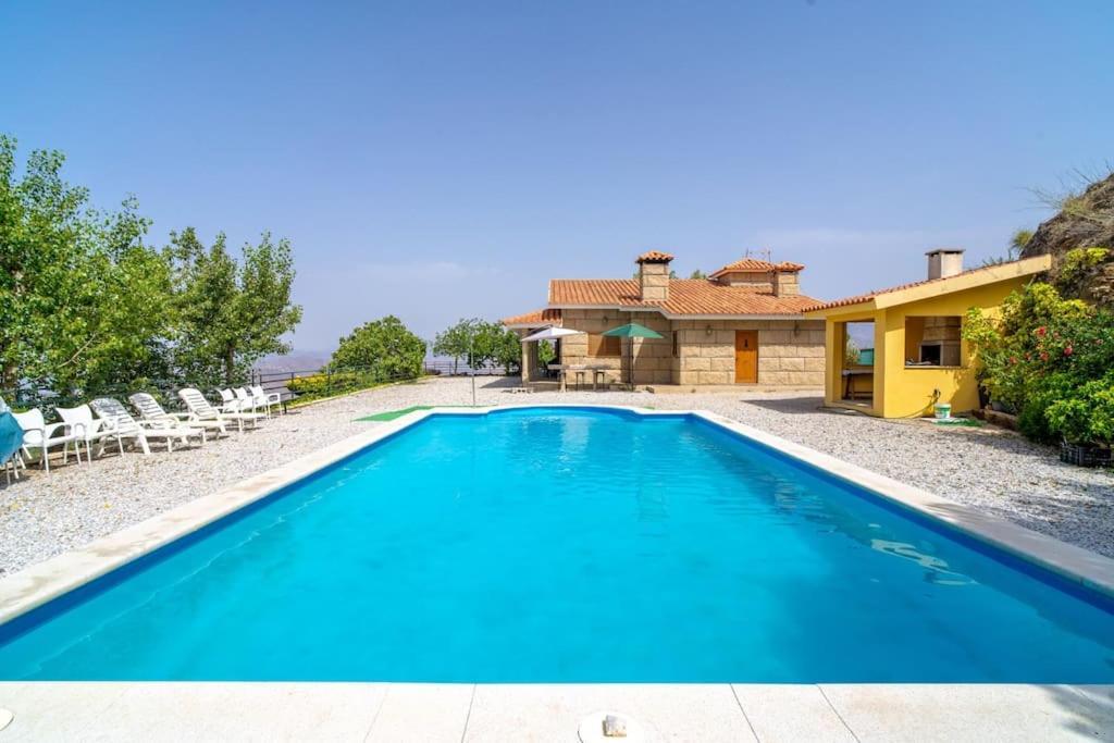 Villa Relajante Con Vistas, Piscina Y Parking