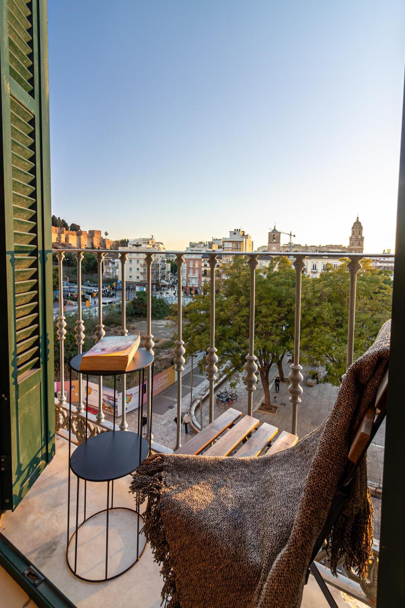 Center Flat Balcony At Picasso's Apartamento
