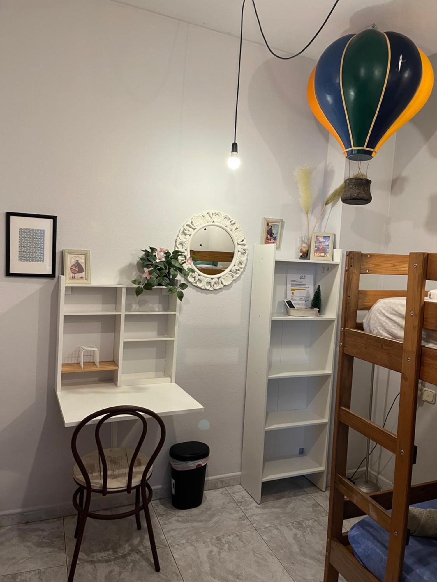 Habitación En Calle Molino * Málaga
